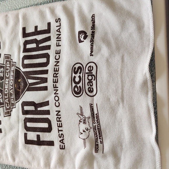 Hershey Bears Calder Cup Playoffs Rally Towel 2023 - NWT - Picture 4 of 10